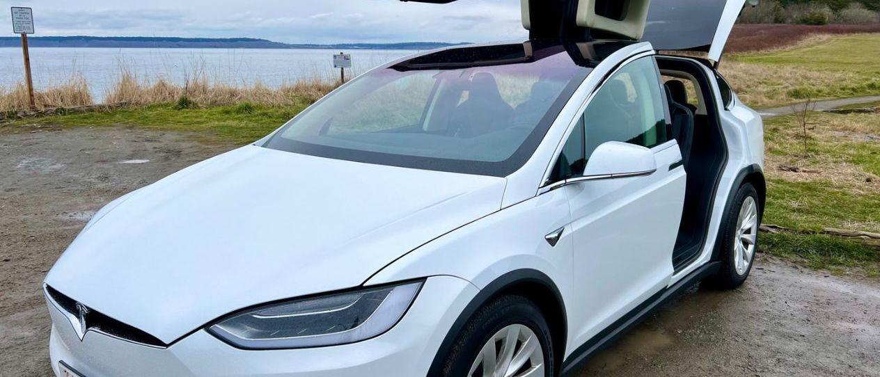 Tesla Model X 2019 - The Innovative and Eco-Friendly SUV with Advanced Features and Technology