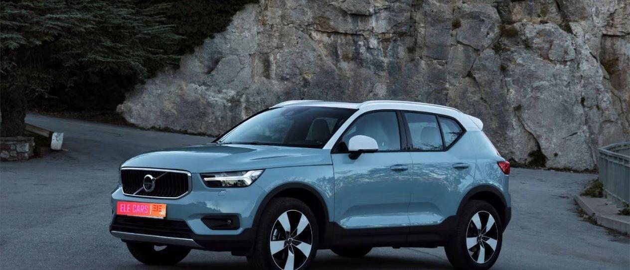 2019 Volvo XC40 T4 AWD - Luxury Compact SUV with All-Wheel Drive