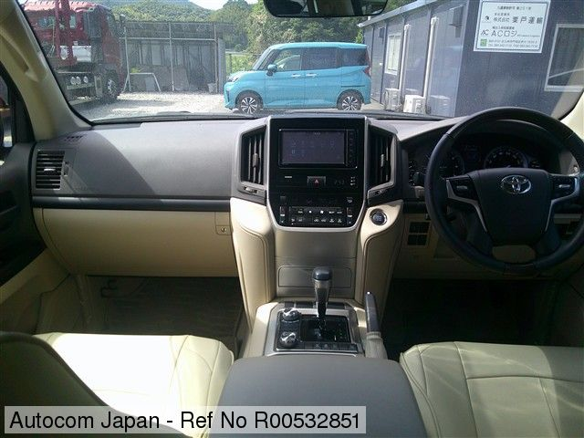 TOYOTA LANDCRUISER V8