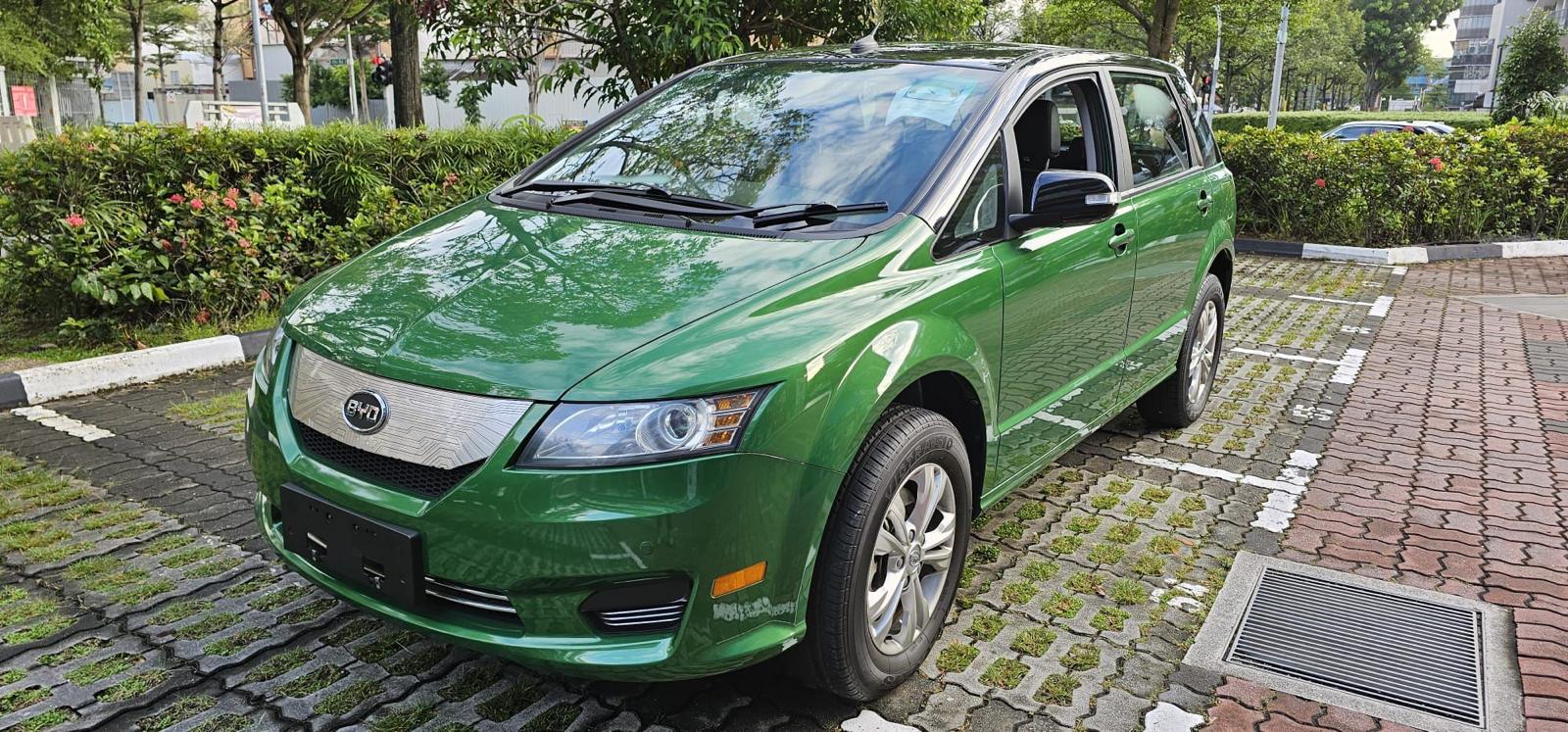 BYD E6